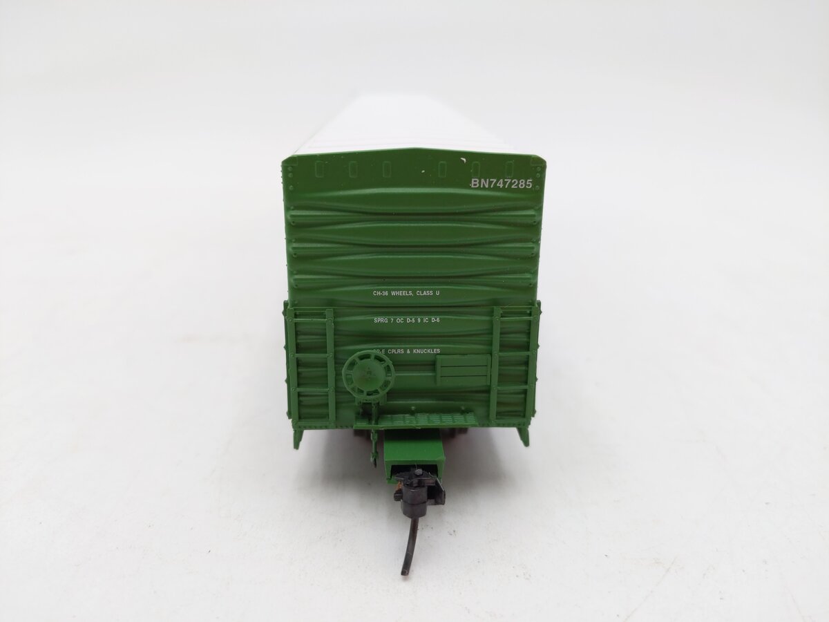 Erm 1051B HO Burlington Northern 12' Door Beer Car #747285 EX/Box