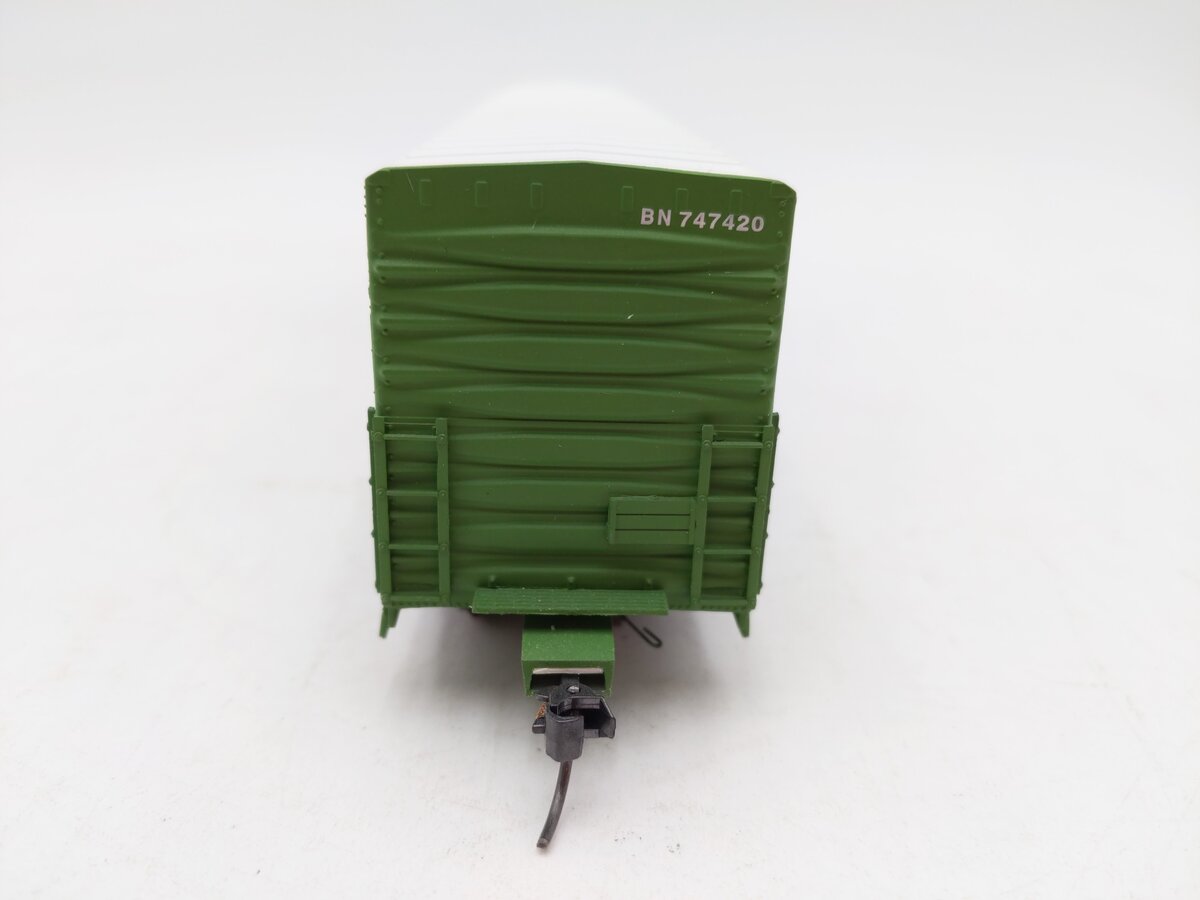 Erm 1063B HO Scale Burlington Northern 12' Door Beer Car #747420 EX/Box