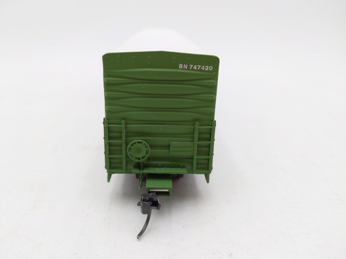 Erm 1063B HO Scale Burlington Northern 12' Door Beer Car #747420 EX/Box
