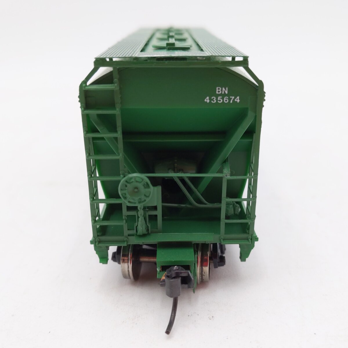 InterMountain H1074D HO Scale Burlington Northern ACF 2-Bay Hopper Car #435674 EX/Box