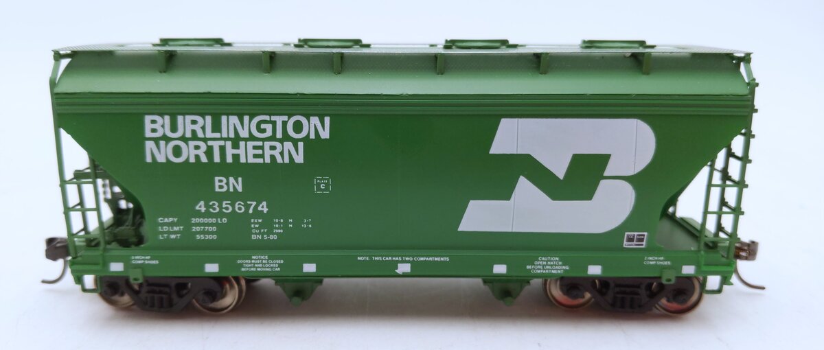 InterMountain H1074D HO Scale Burlington Northern ACF 2-Bay Hopper Car #435674 EX/Box