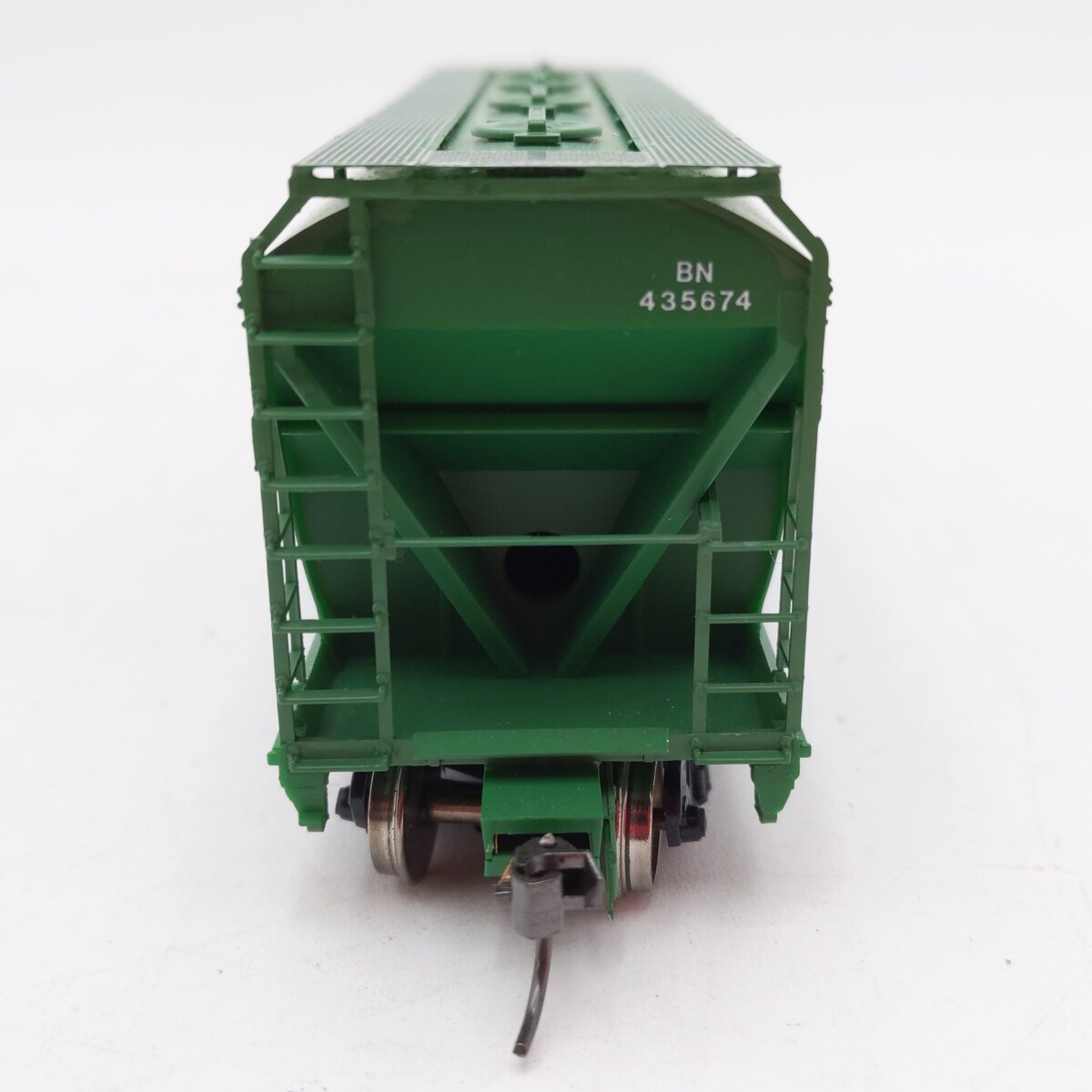 InterMountain H1074D HO Scale Burlington Northern ACF 2-Bay Hopper Car #435674 EX/Box