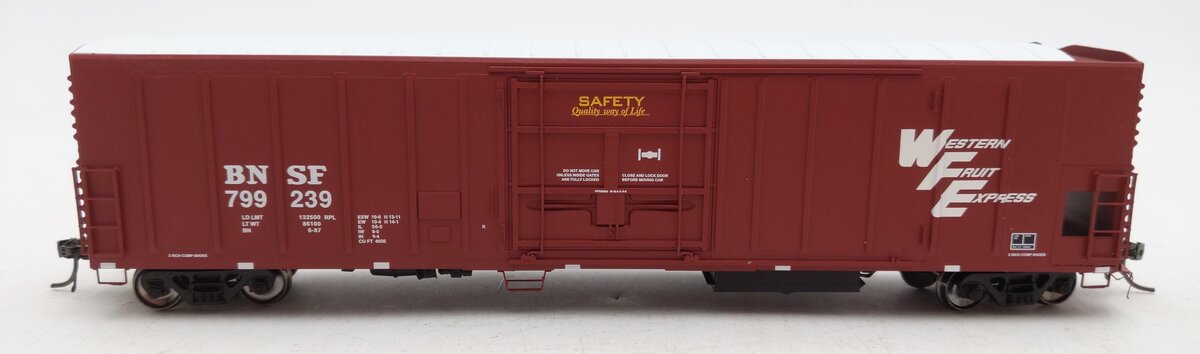 InterMountain 48811-05 HO Burlington Northern Santa Fe Refrigerator Car #799239 EX/Box