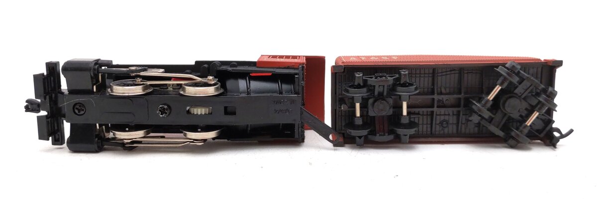 IHC 8002 HO Scale ATSF 0-4-0 Steam Locomotive Switcher #18 LN/Box