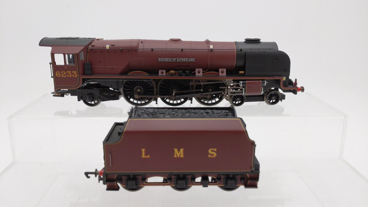 Hornby R2370 OO "The Royal Train" LMS 4-6-2 Coronation Steam Loco & Tender #6233 EX