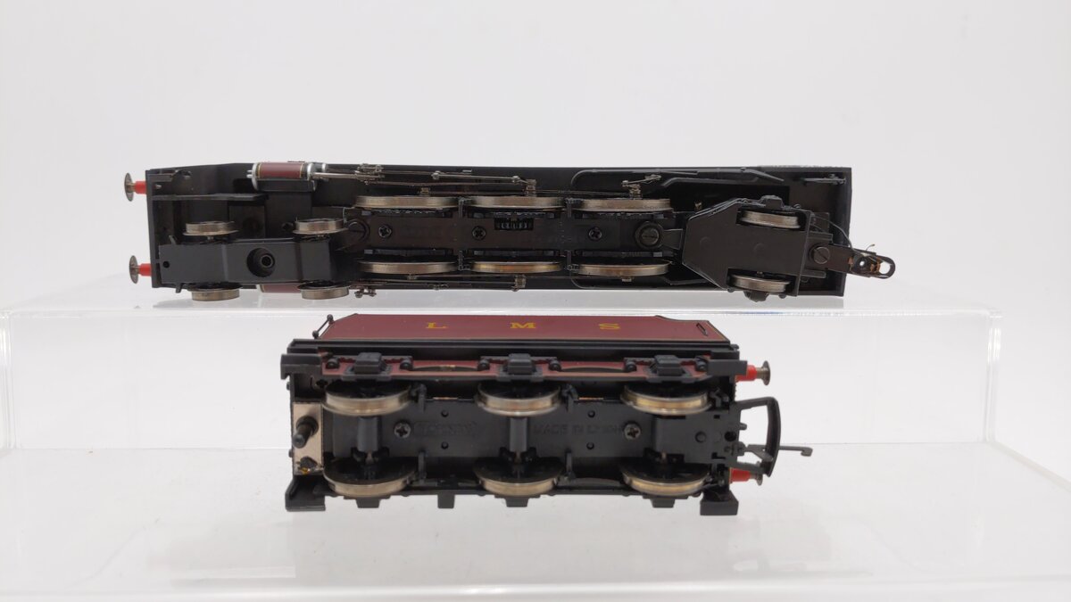 Hornby R2370 OO "The Royal Train" LMS 4-6-2 Coronation Steam Loco & Tender #6233 EX