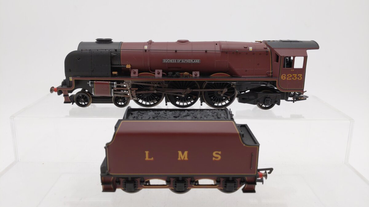 Hornby R2370 OO "The Royal Train" LMS 4-6-2 Coronation Steam Loco & Tender #6233 EX