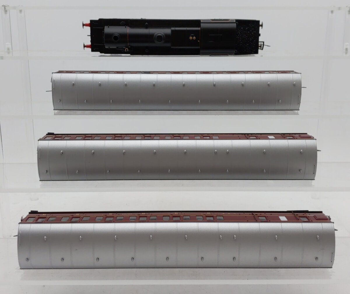 Hornby R3397 OO LMS Surburbann Passenger Train Pack Limited Edition EX/Box