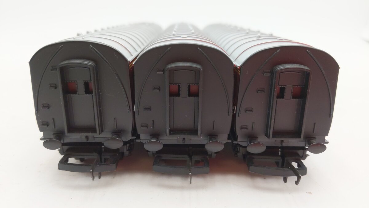 Hornby R2172 OO Scale LMS 2-2-0 Class 2P Steam Locomotive Passenger Set EX