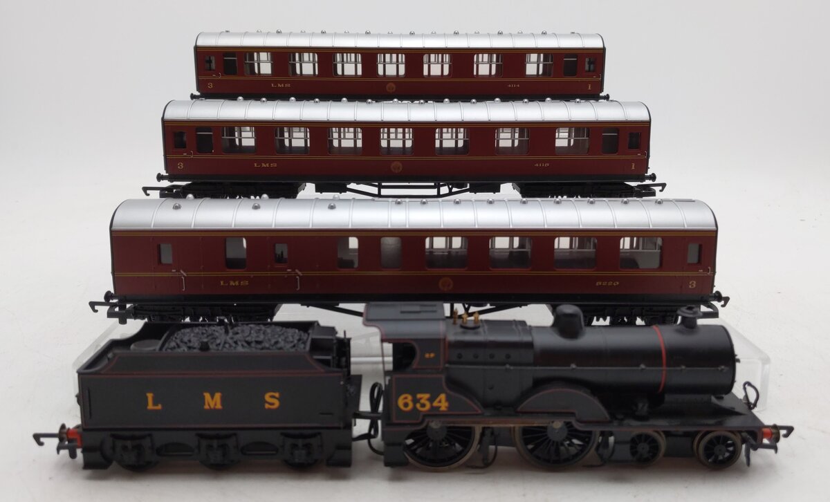 Hornby R2172 OO Scale LMS 2-2-0 Class 2P Steam Locomotive Passenger Set EX
