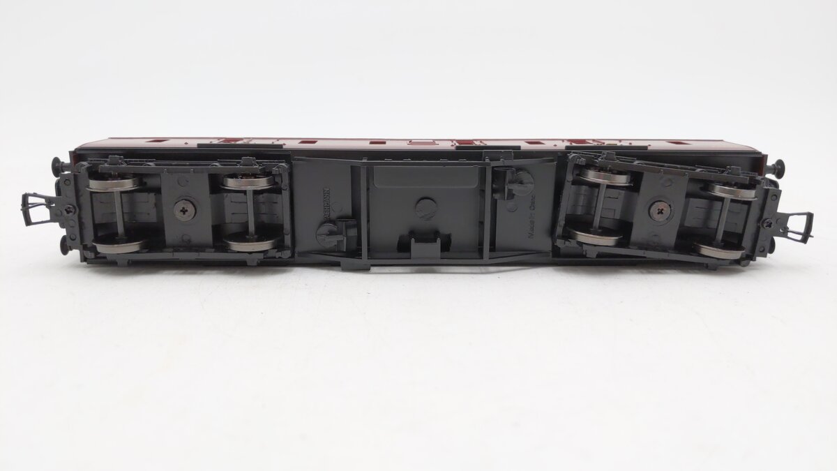Bachmann 34-325B OO Scale LMS 50FT Parcels Van #31248 EX/Box