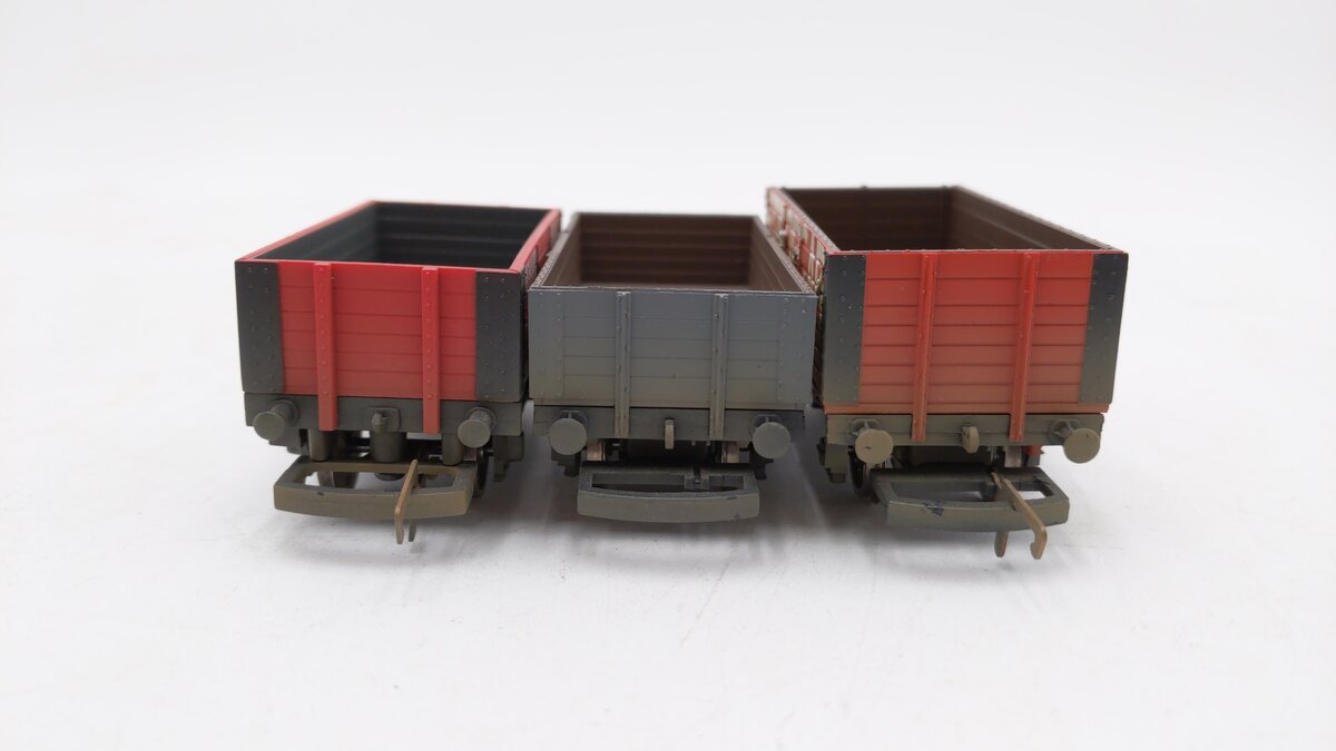 Hornby R6156 OO Scale Assorted 3-Car Weathered Wagon Set #17/3034/5100 EX