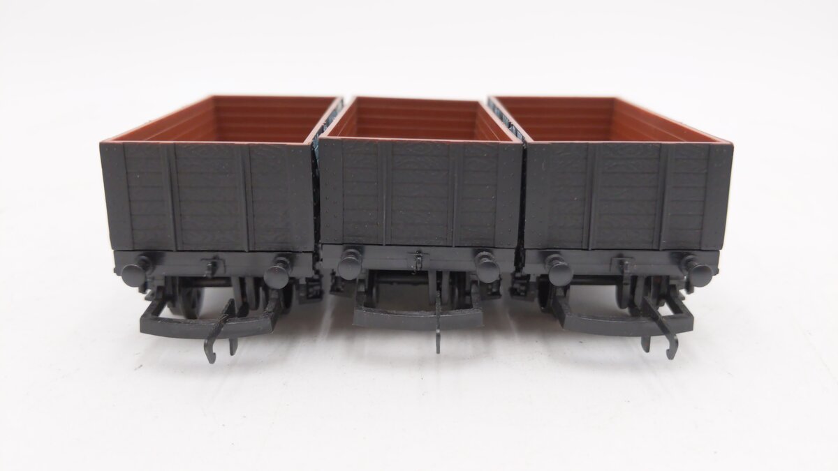 Hornby R6038 OO Scale W.E. Wise Open Coal Wagon 3 Car Set #18/19/21 EX