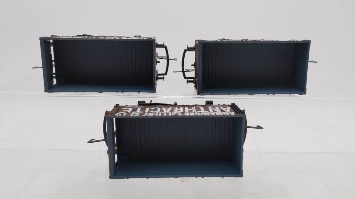 Hornby R6088 OO Scale Ammanford Colliery 8-plank Wagon 3-Car Set #15/16/18 EX