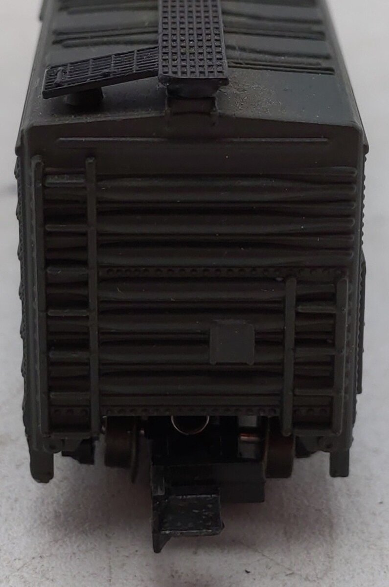 Life Like 7718 N Scale Borden's Farm Products 50' Mechanical Reefer #210 EX