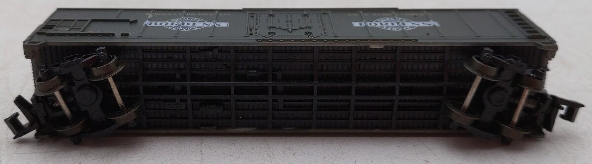 Life Like 7718 N Scale Borden's Farm Products 50' Mechanical Reefer #210 EX