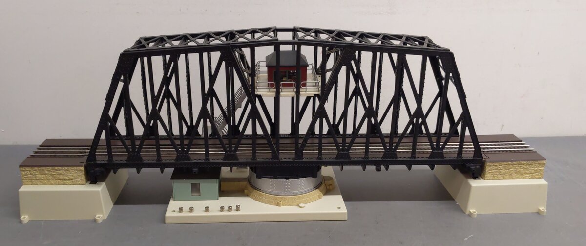 Lionel 6-24111 O Gauge Operating Swing Bridge EX/Box