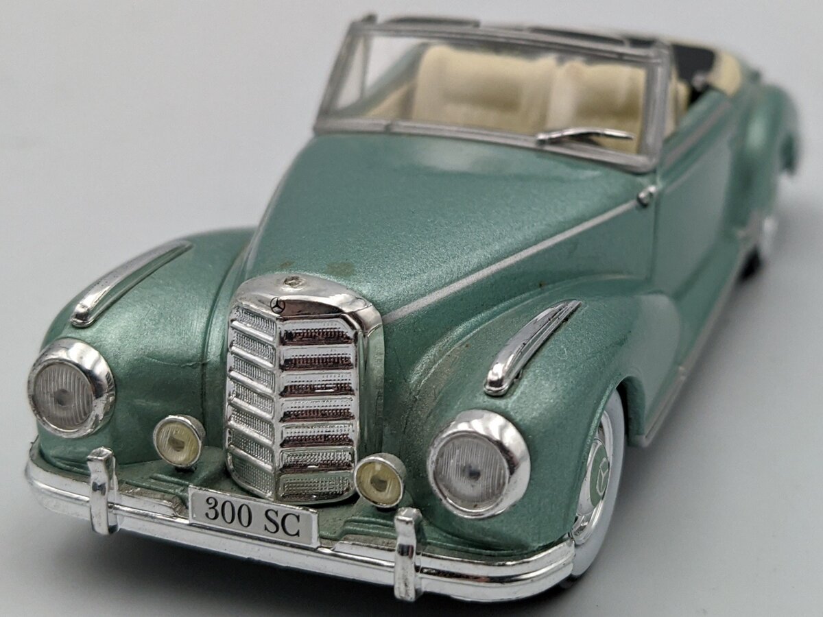 Minichamps 1:43 1952 Mercedes-Benz 300 SC Roadster Green