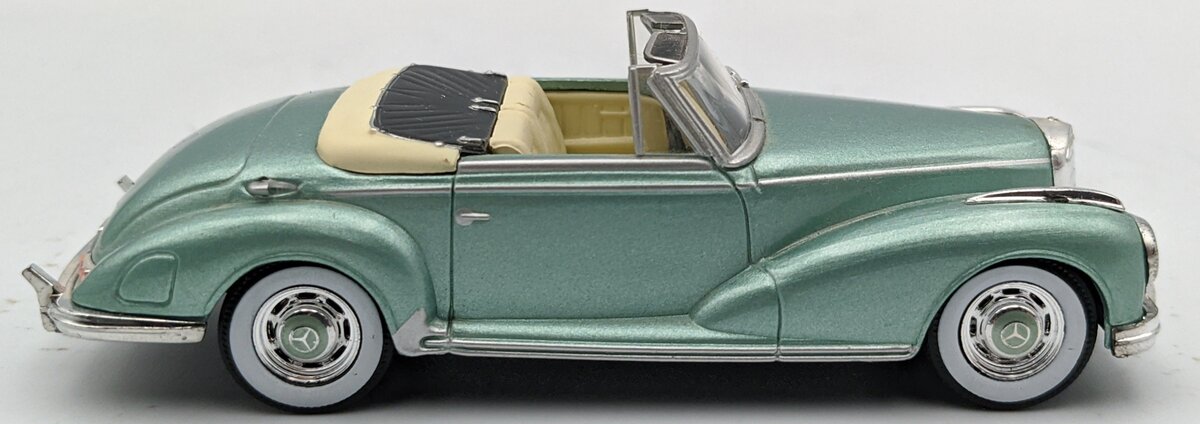 Minichamps 1:43 1952 Mercedes-Benz 300 SC Roadster Green