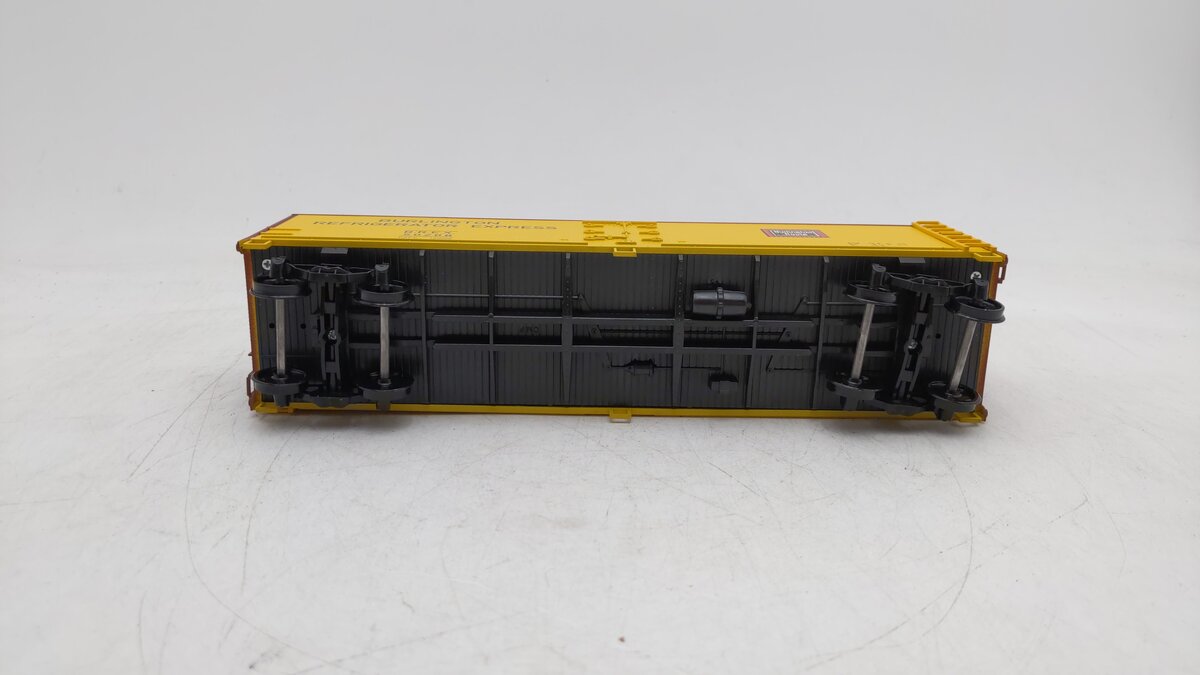 Crown Model Products 50288 O Burlington Refrigerator Express #50288 EX/Box