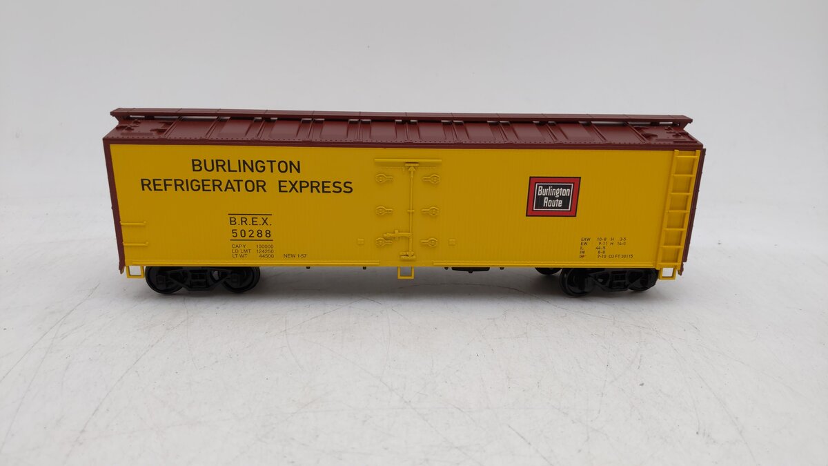 Crown Model Products 50288 O Burlington Refrigerator Express #50288 EX/Box