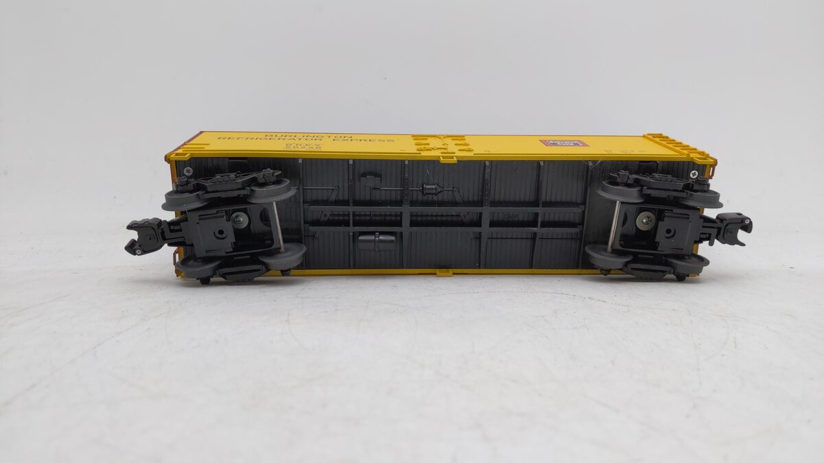 Crown Model Products 50240 O Burlington Refrigerator Express Boxcar #50240 EX/Box