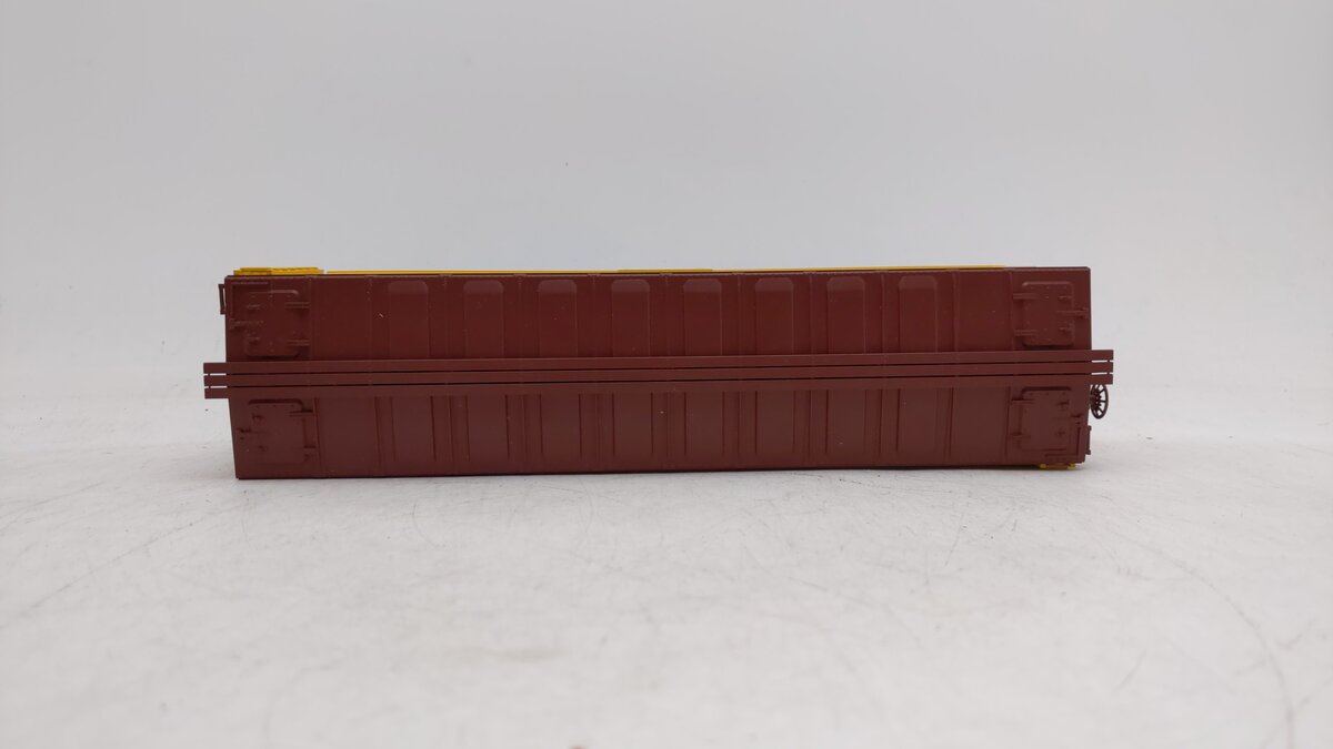 Crown Model Products 50240 O Burlington Refrigerator Express Boxcar #50240 EX/Box