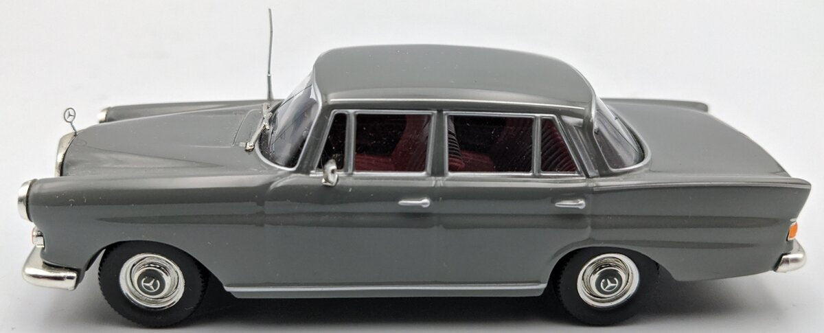 IXO Models 1:43 Mercedes 200