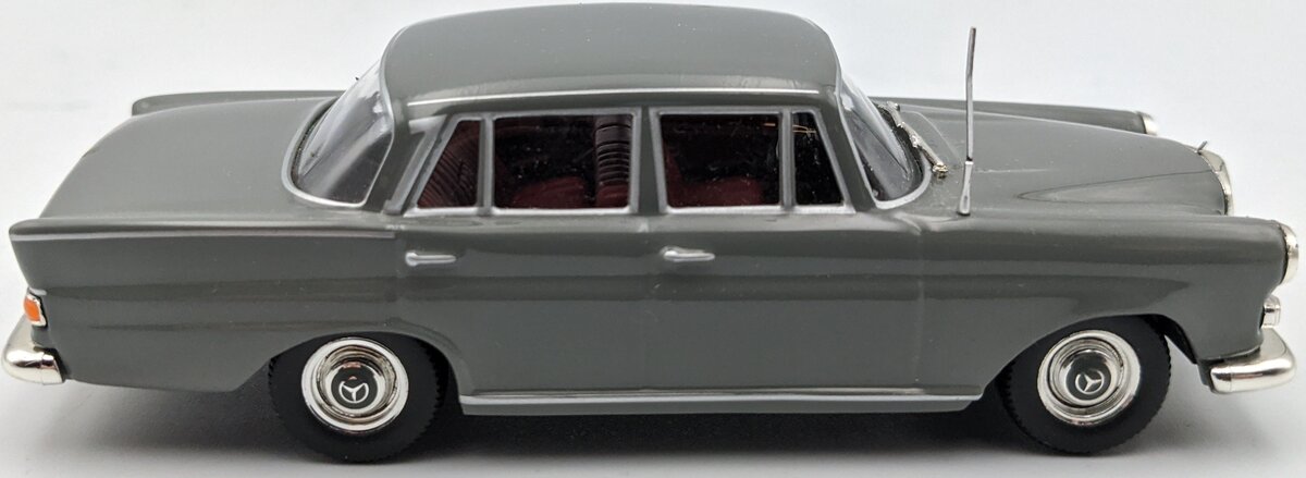 IXO Models 1:43 Mercedes 200