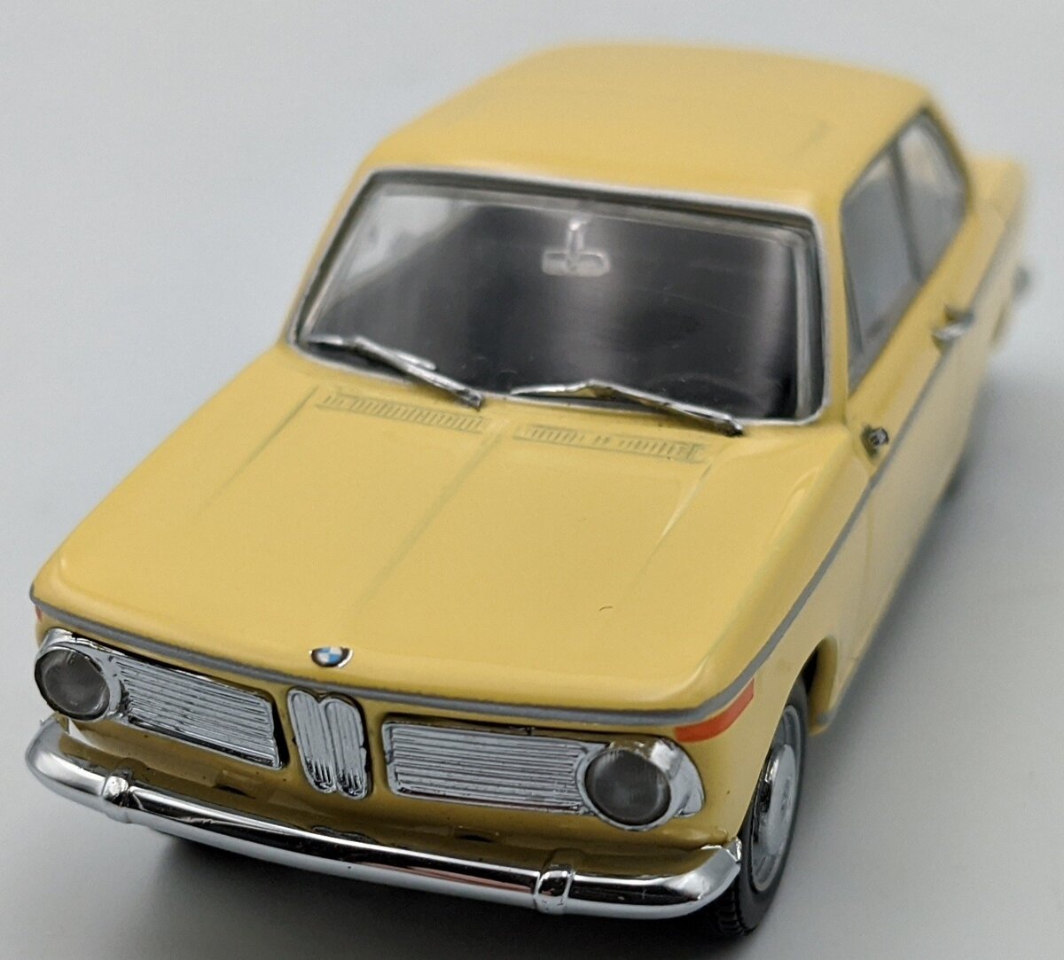 Minichamps 430 022101 1:43 BMW 1600-2 Yellow Car
