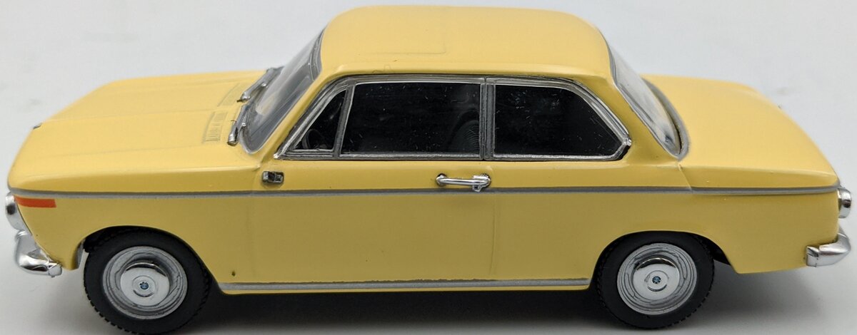Minichamps 430 022101 1:43 BMW 1600-2 Yellow Car