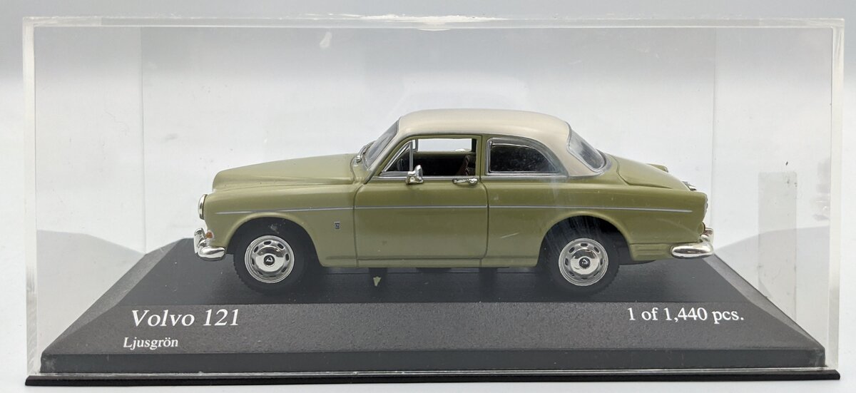 Minichamps 1:43 Volvo Saloon 121 1966 Green LN