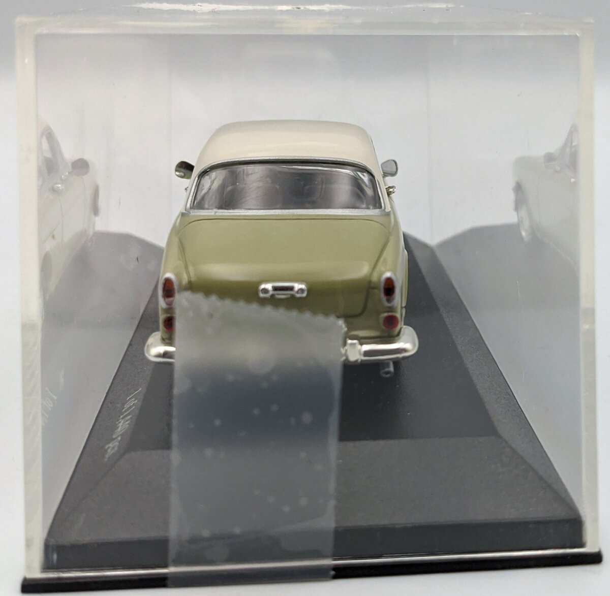 Minichamps 1:43 Volvo Saloon 121 1966 Green LN