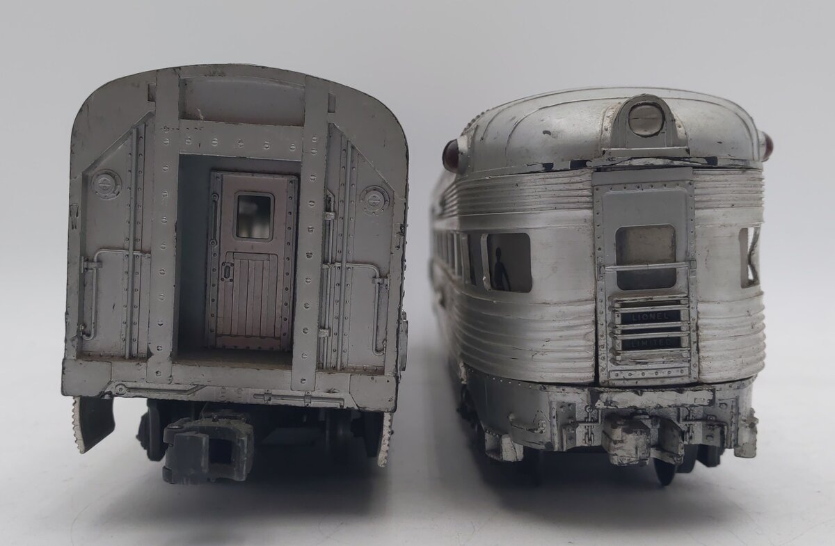 Lionel Vintage O Lionel Lines Passenger Cars: 2531, 2532 [2] VG