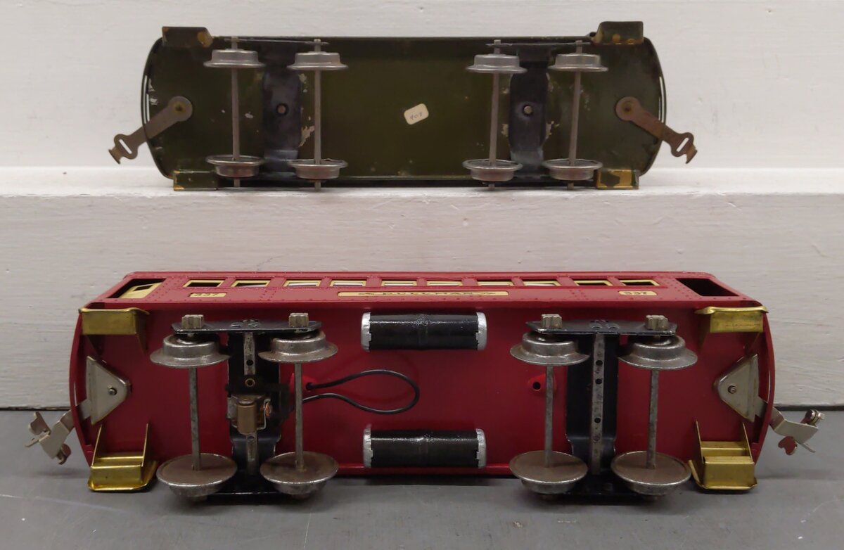 Lionel Vintage Standard Gauge Passenger Cars: 35, 337 [2]