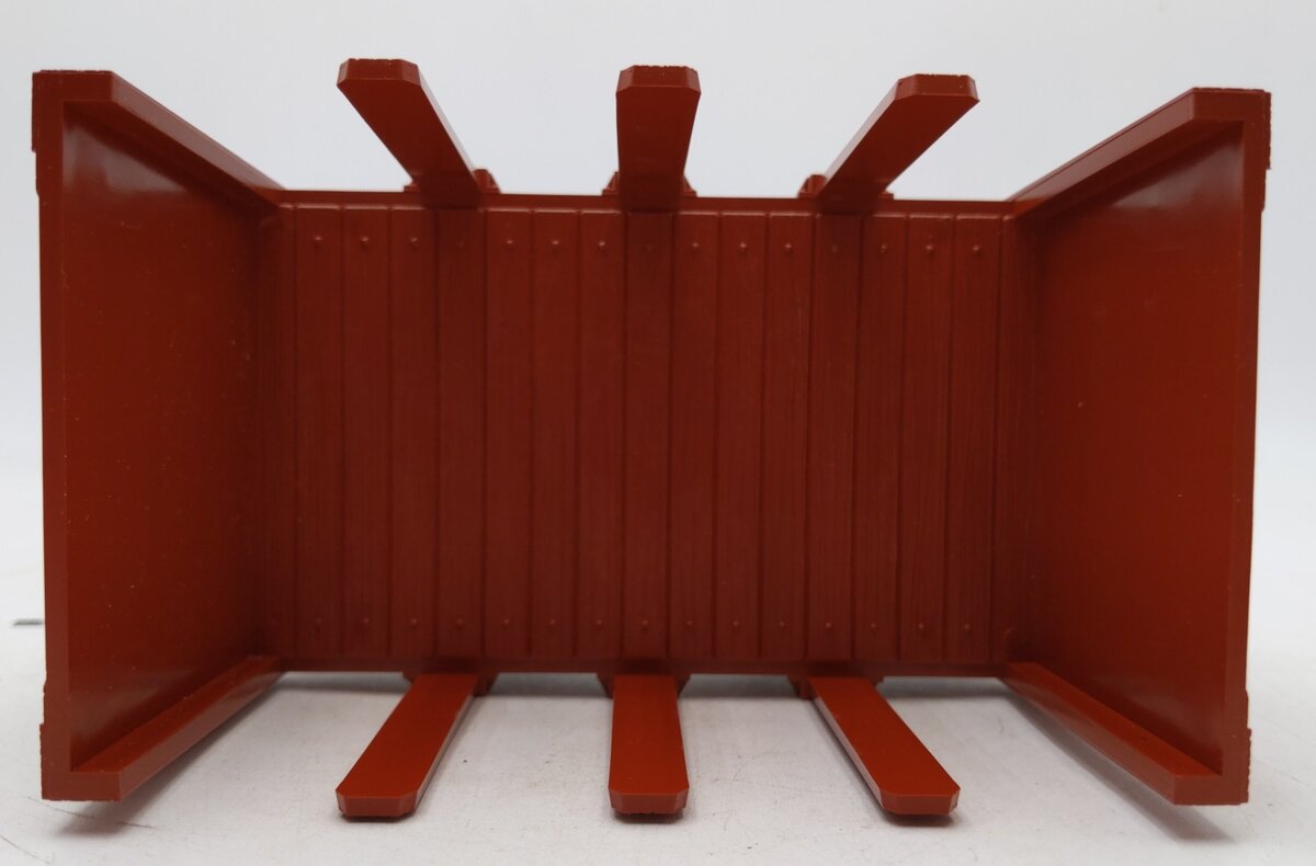 LGB 40450 G Scale Red/Brown Flatcar with Stakes & 5 Barrel Load LN/Box