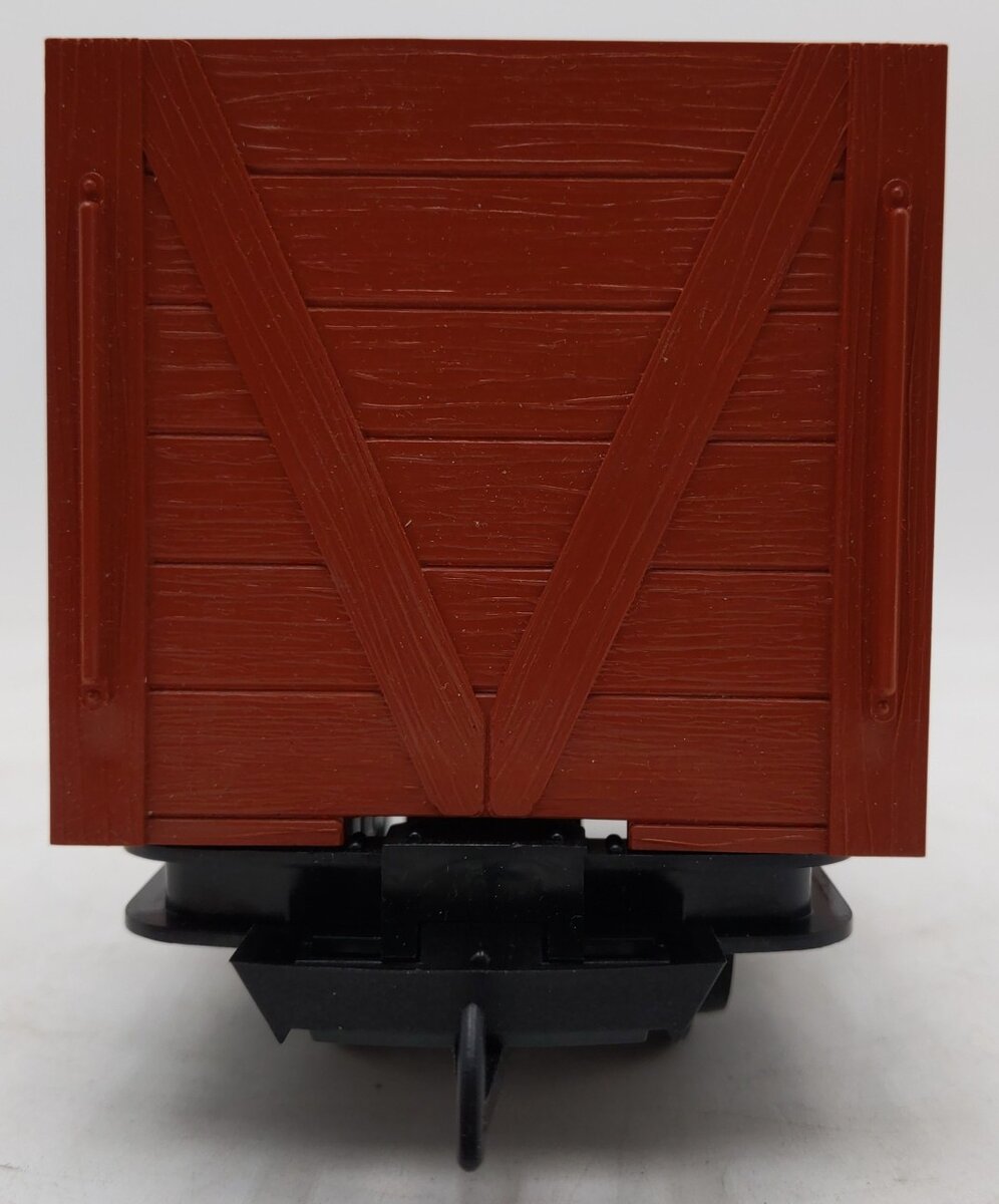 LGB 40450 G Scale Red/Brown Flatcar with Stakes & 5 Barrel Load LN/Box