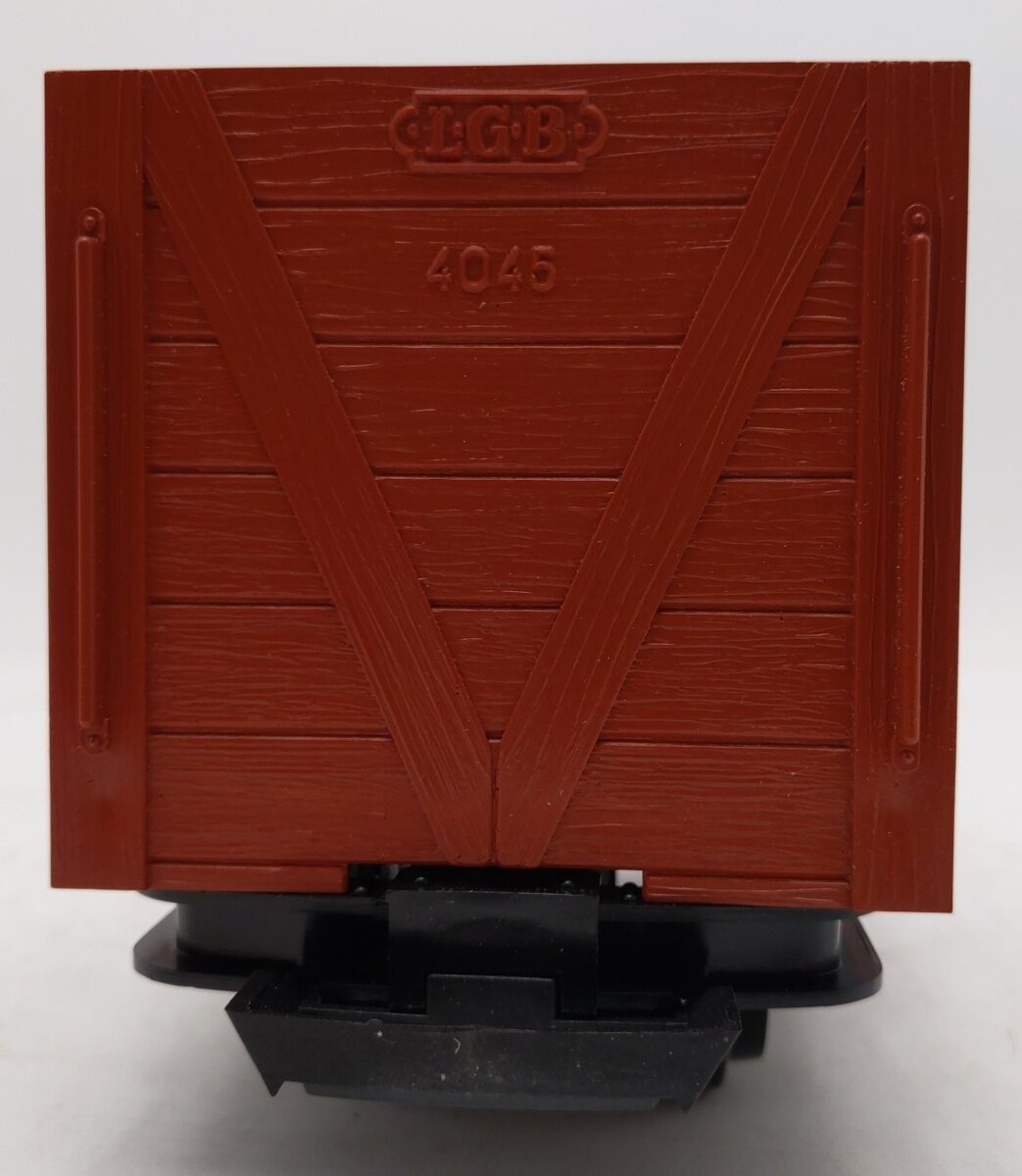LGB 40450 G Scale Red/Brown Flatcar with Stakes & 5 Barrel Load LN/Box