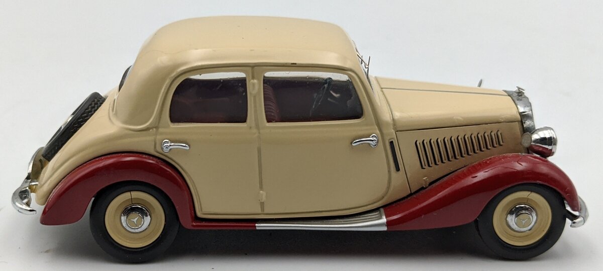 Schuco 1:43 1936-1939 Mercedes-Benz 170V Limousine