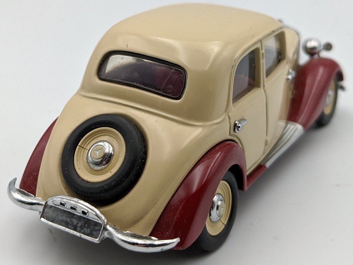 Schuco 1:43 1936-1939 Mercedes-Benz 170V Limousine