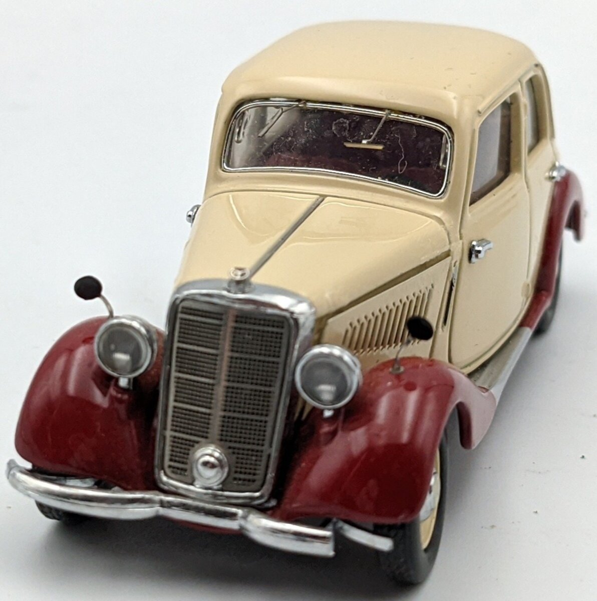 Schuco 1:43 1936-1939 Mercedes-Benz 170V Limousine