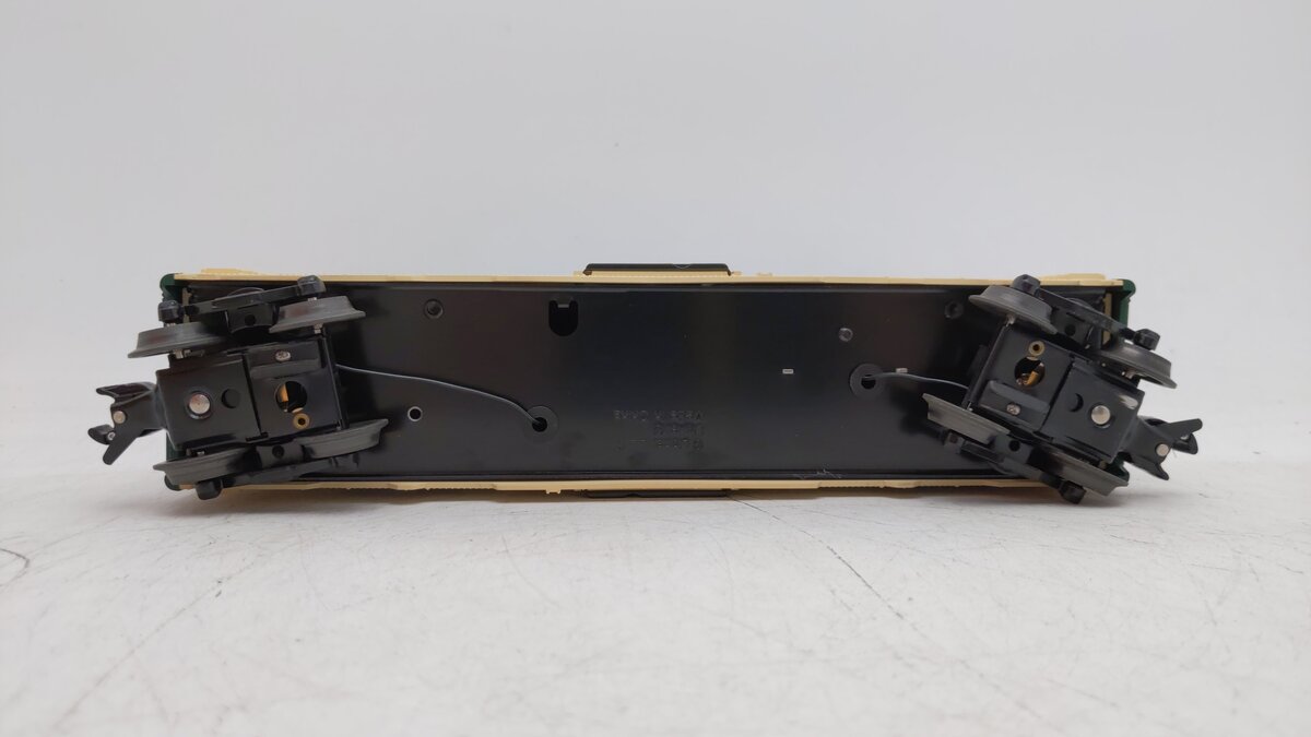 Lionel 6-29810 O Gauge Operating Egg Nog Milk Car EX/Box