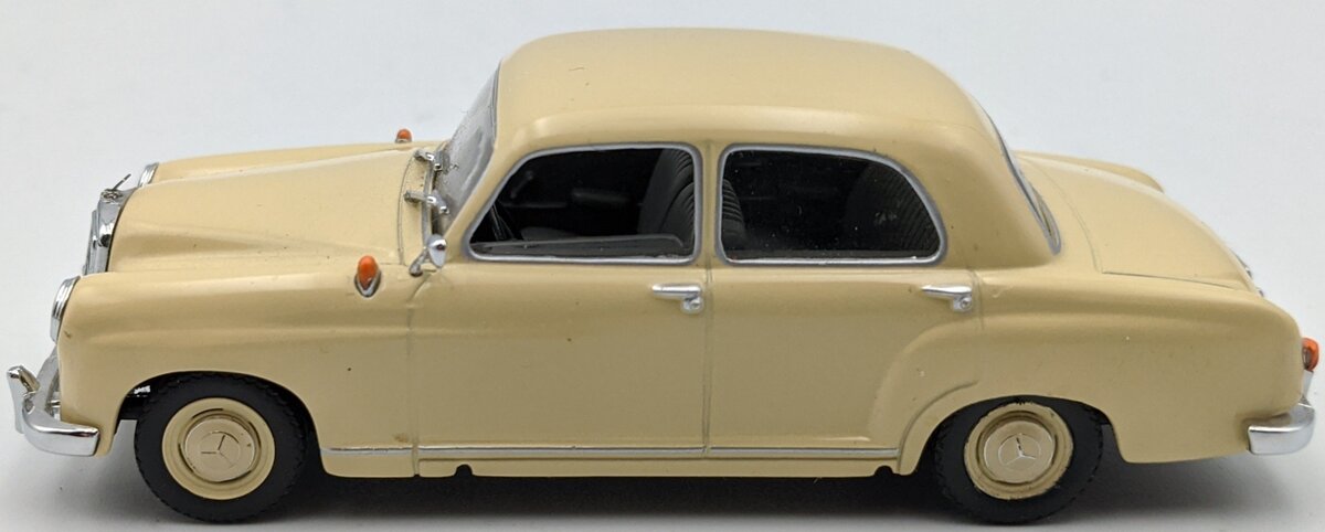 Minichamps 1:43 Mercedes-Benz 180 Ponton Cream