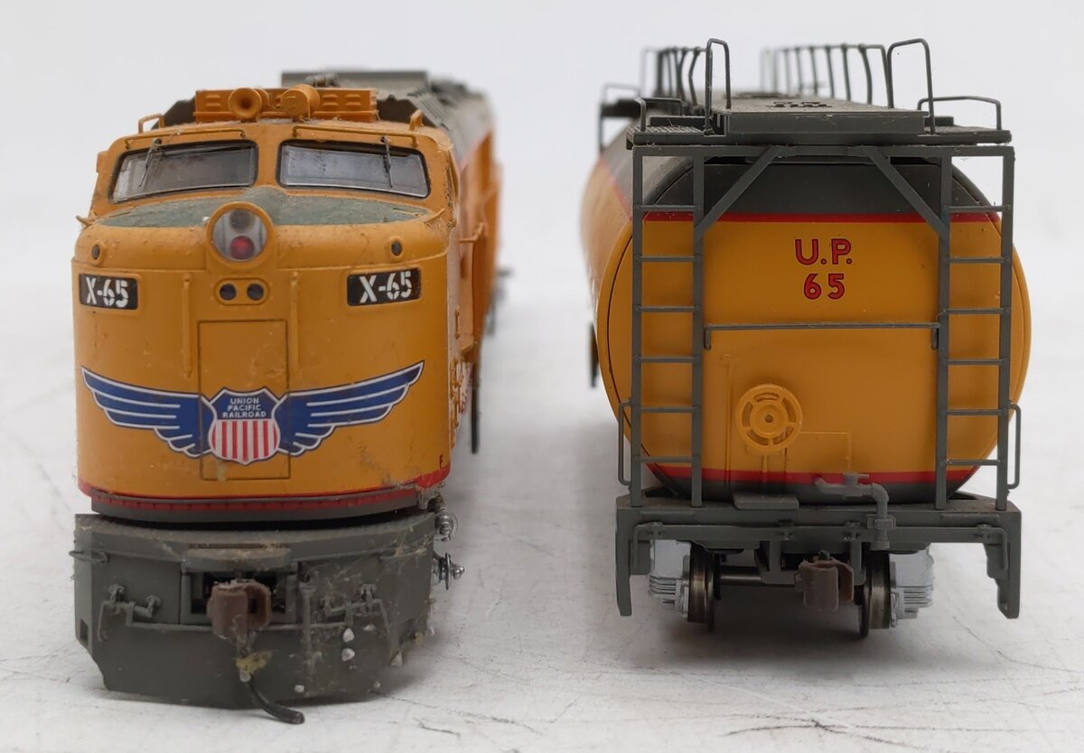 Athearn 88667 HO UP Veranda Gas Turbine Diesel Locomotive with Tender #65 EX