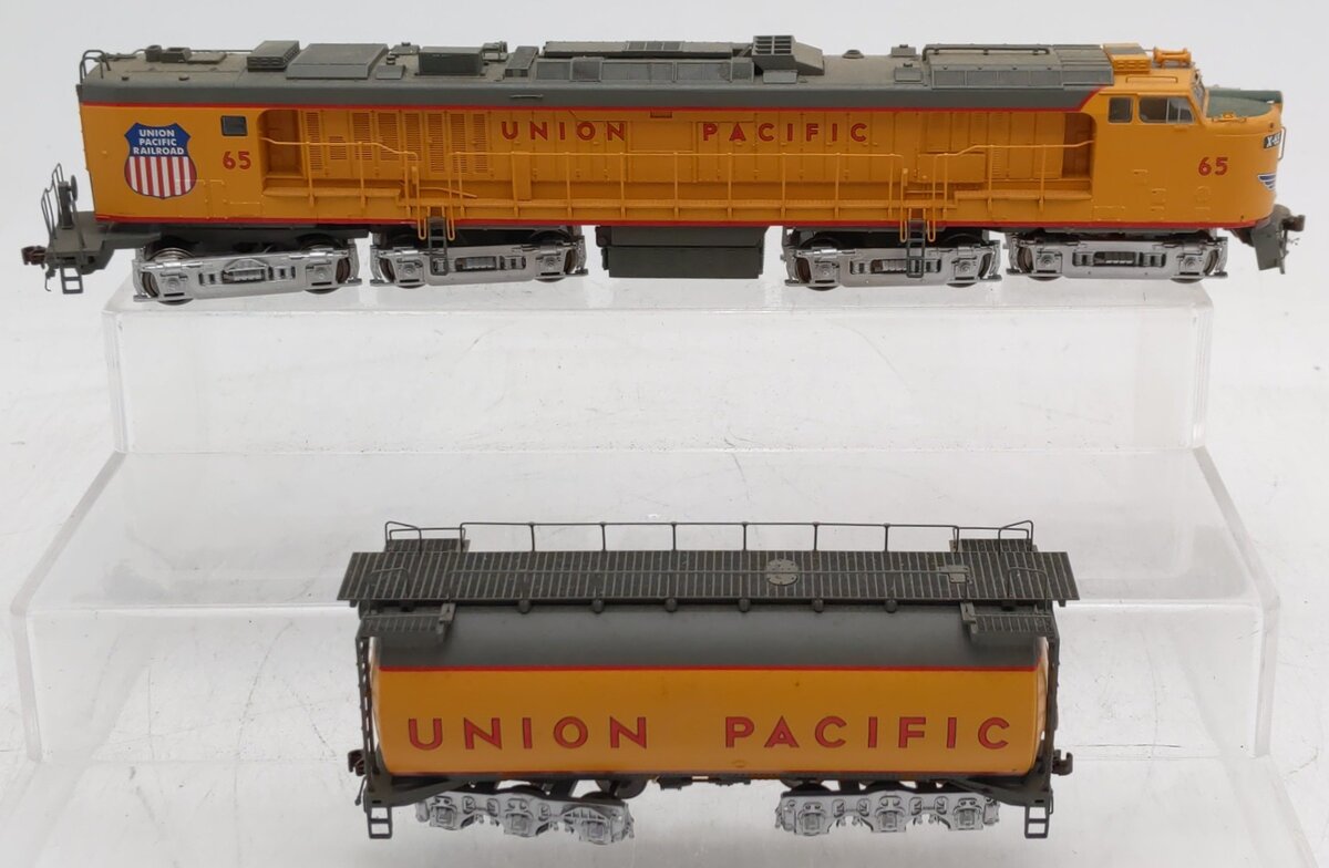 Athearn 88667 HO UP Veranda Gas Turbine Diesel Locomotive with Tender #65 EX