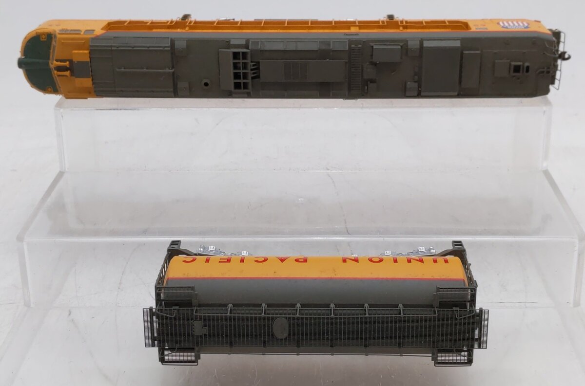 Athearn 88667 HO UP Veranda Gas Turbine Diesel Locomotive with Tender #65 EX