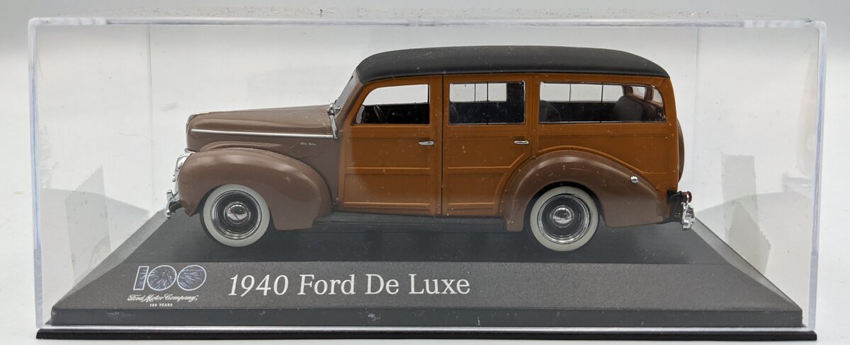 Minichamps 1:43 1940 Ford De Luxe Woody Brown NEW