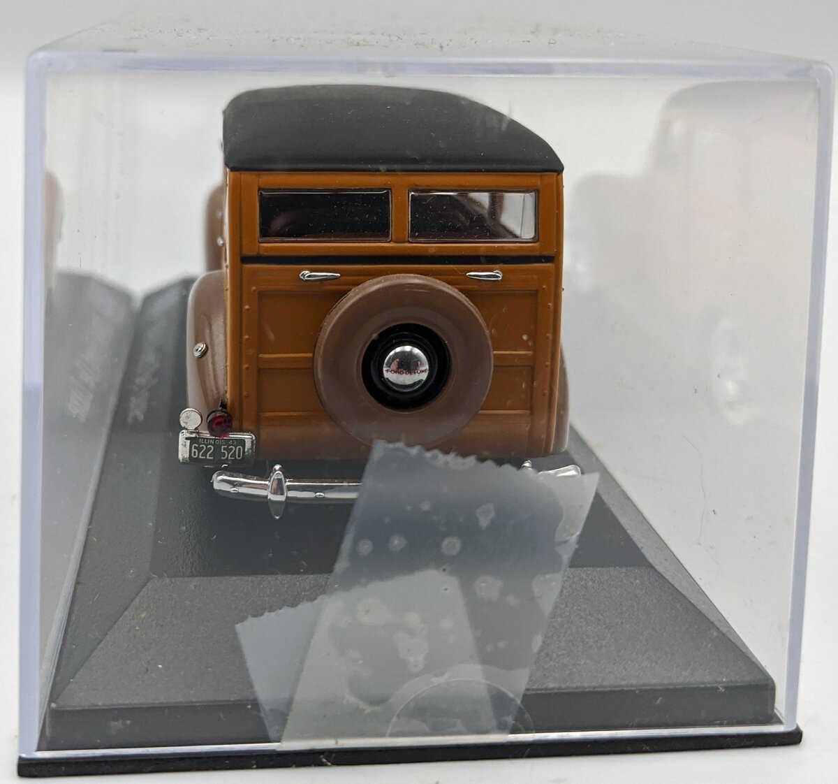 Minichamps 1:43 1940 Ford De Luxe Woody Brown NEW