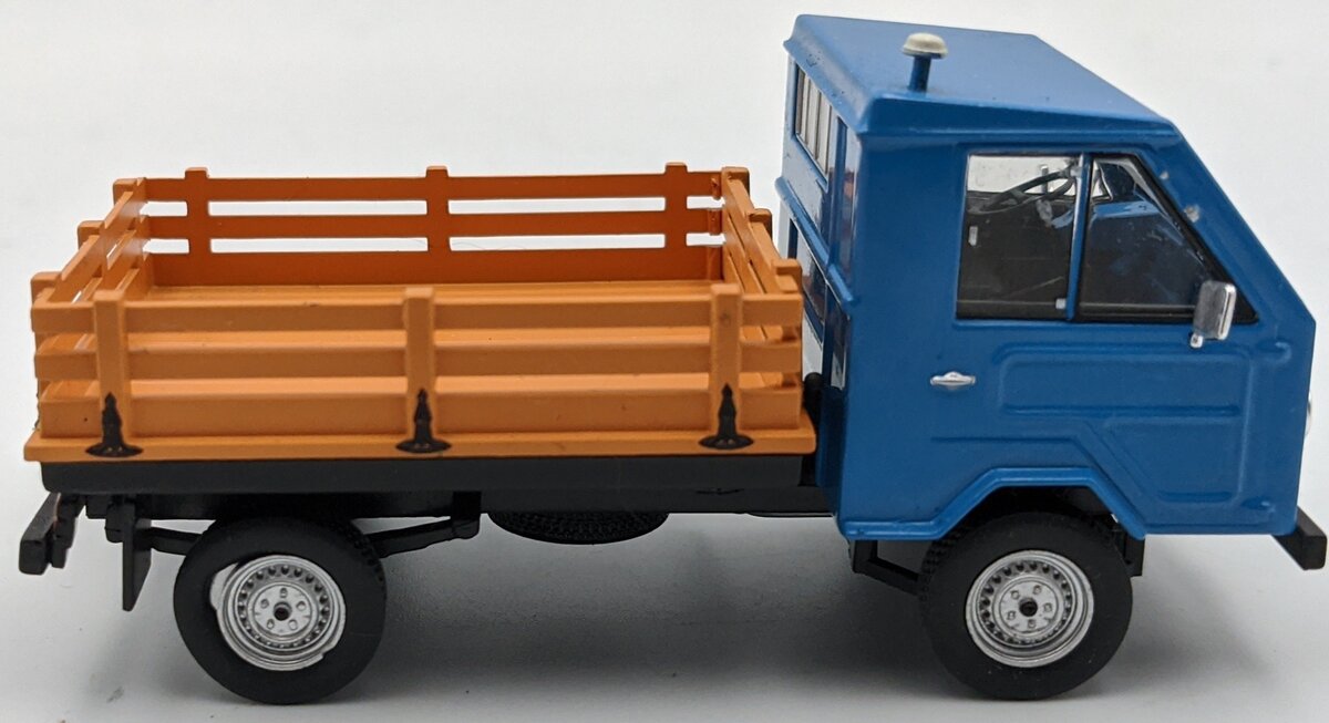 IXO Models 1:43 1976 Volkswagen Hormiga Truck Blue NEW