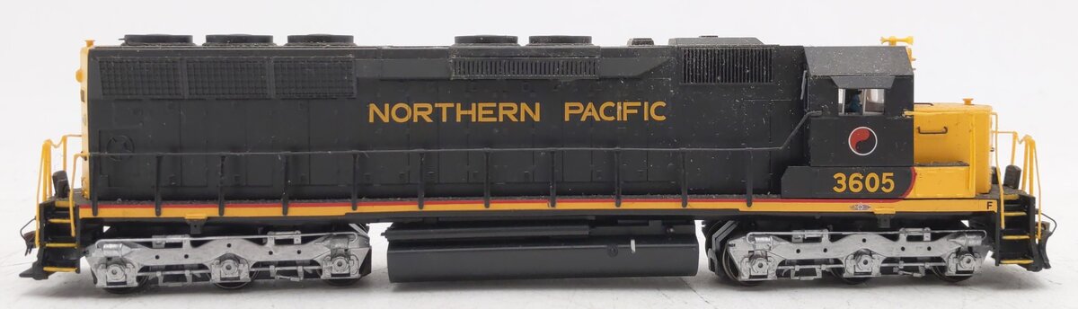 Bachmann 11615 HO Northern Pacific SD45 Diesel Locomotive #3605 EX